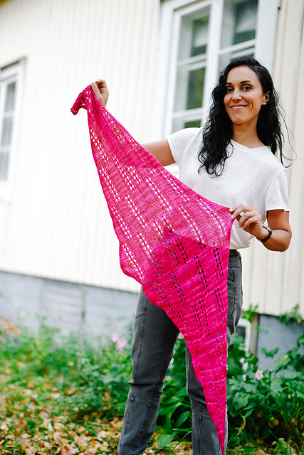 Ravelry: Hallgrímskirkja Shawl pattern by Joji Locatelli