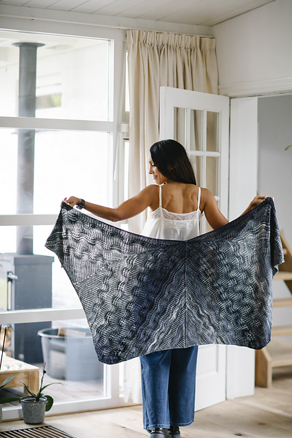 Ravelry: Zeeweg Wrap pattern by Joji Locatelli