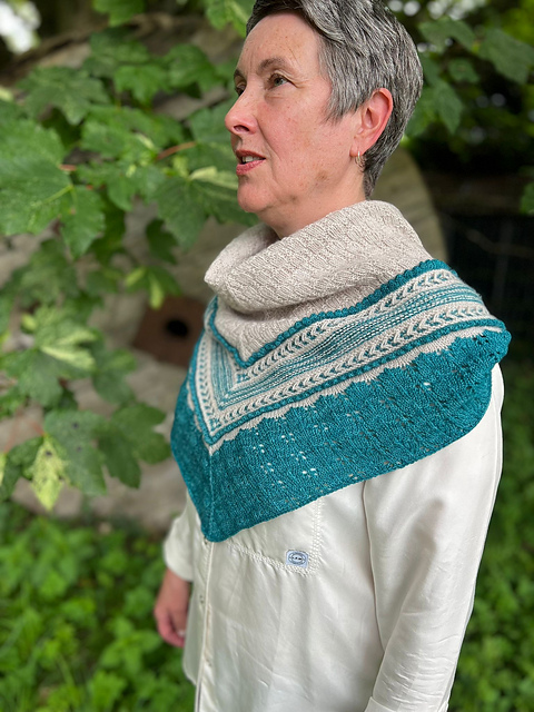 Salvia Sollys Shawl