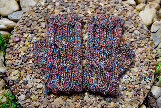 Tree Trunk Fingerless Glove