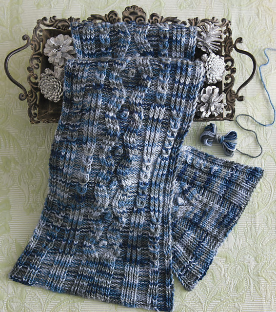 Diamonds & Bobbles Scarf