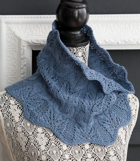 Leafy Lace & Cable Cowl
