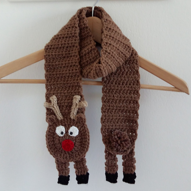 Reindeer Scarf