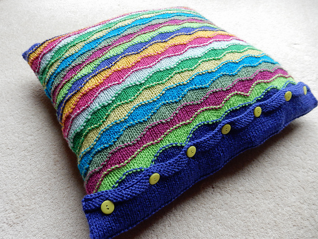 Ripple Stitch Cushion