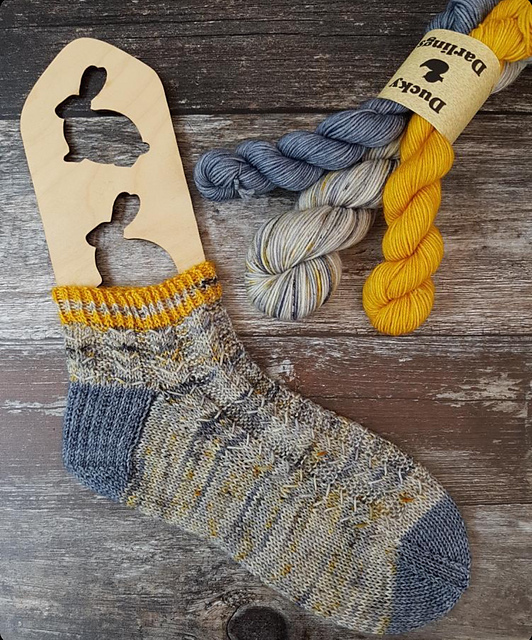 It's Seagull o'clock socks
