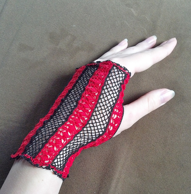 Lacely Fingerless Gloves