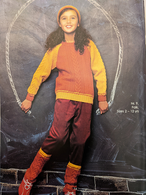 15409 Pullover, Cap & Leg Warmers