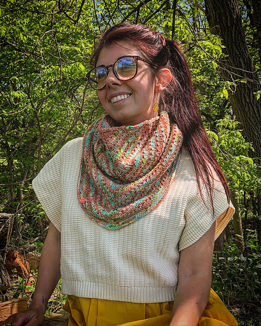 Pleasantly Poppy Cowl