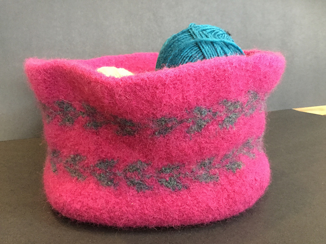 Circle of Leaves Yarn Bowl