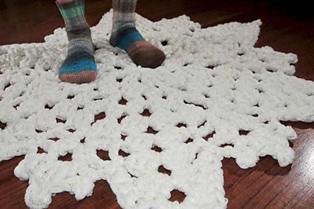 Ice Mountain Snowflake Rug
