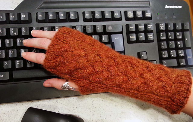 Gingerbrade Fingerless Mitts