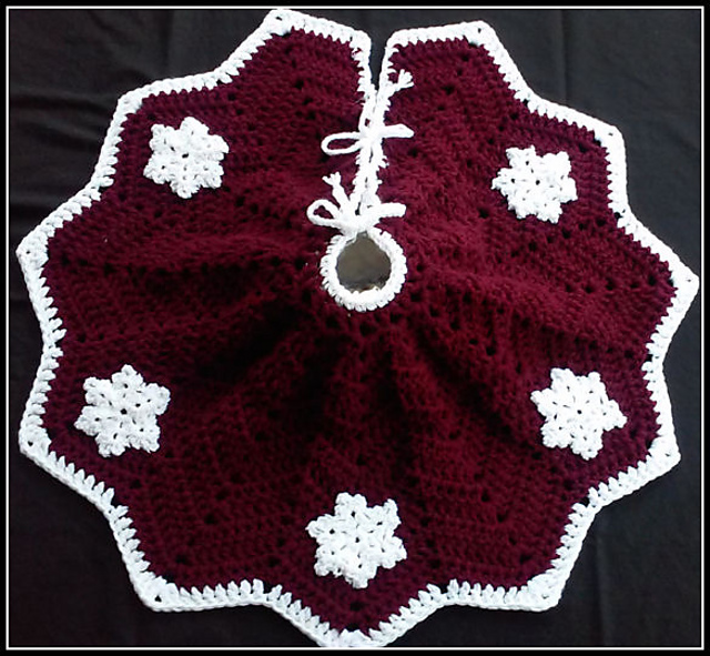 Snowflake Christmas Tree Skirt