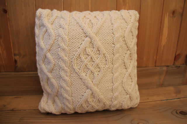 Diamond Cable Cushion