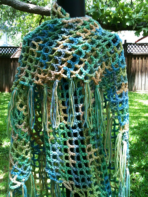 7701 Easy Crochet Wrap-Up Shawl