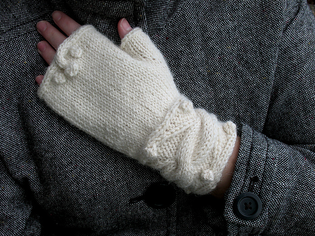 Sideways Cable and Bobble Mitts