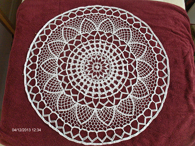 Cloverleaf Doily #S-891