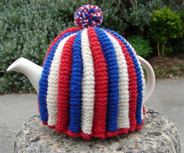 Ravelry Jubilee Tea Cosy pattern by Julia Hopson