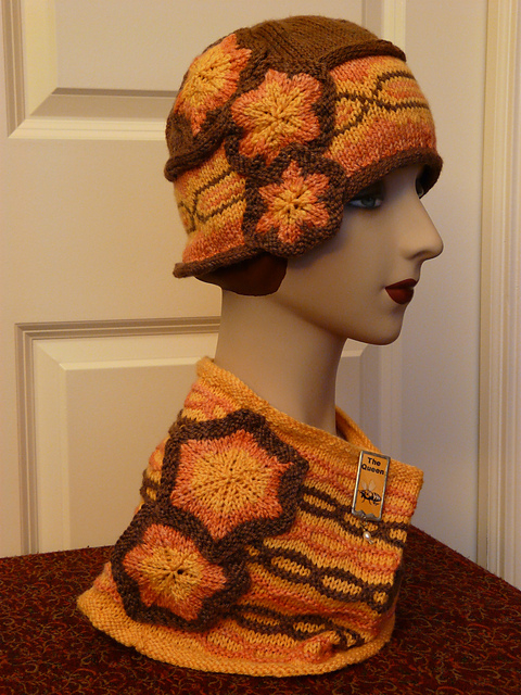 Simone Cowl