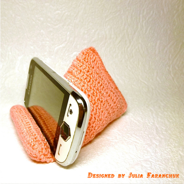 Soft Crocheted Mobile Phone Stand