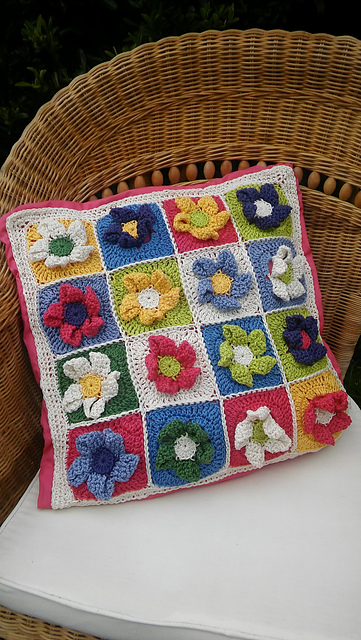 Blooming Cushion