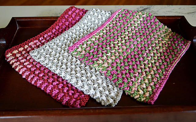Bee-utiful Dishcloth