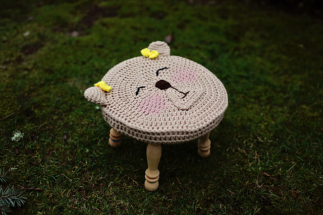Sweet Bear Stool Cover