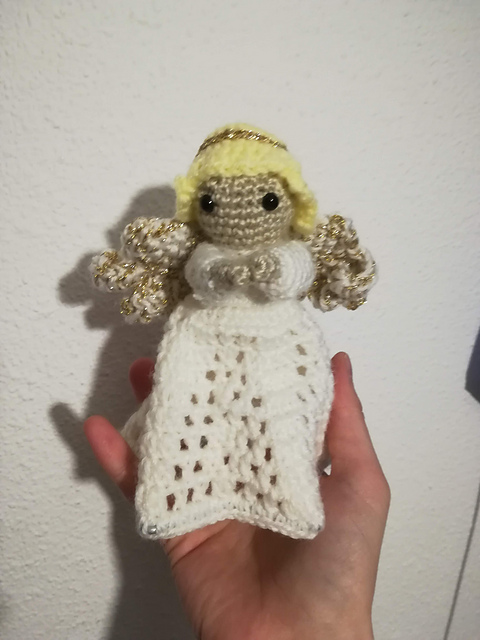 Angel tree topper