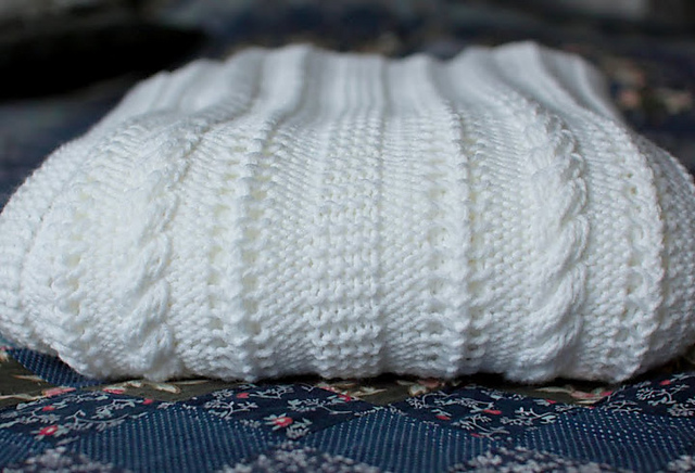 # 10 Zopf-Plaid / Cabled Throw