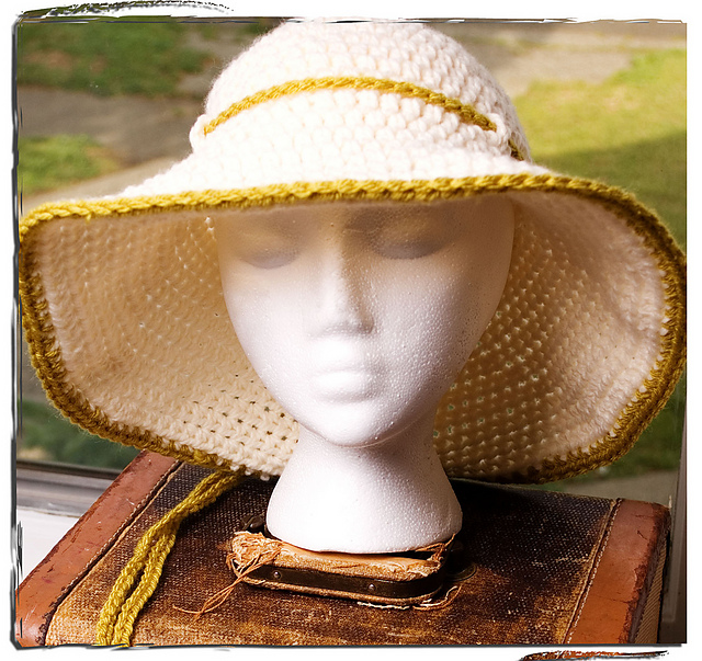 Calla Summer Cloche