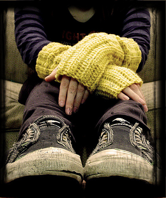 Super Easy Grunge Gloves