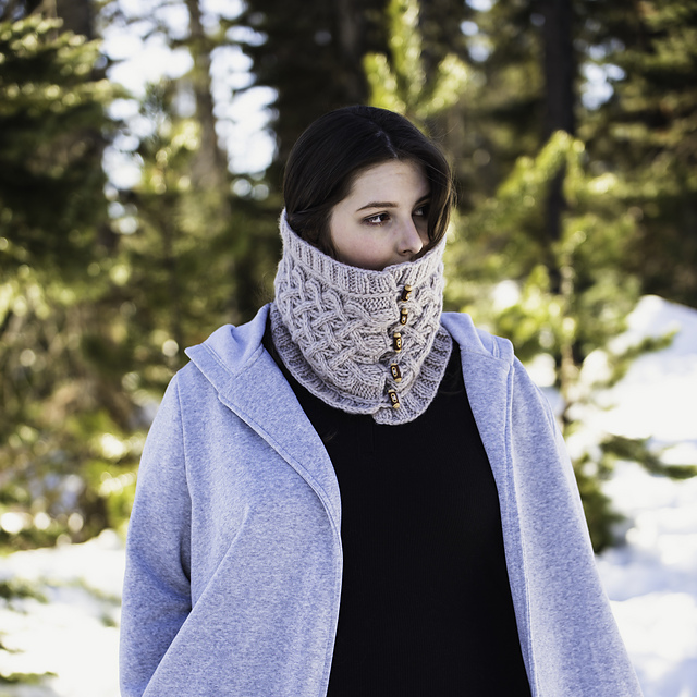 Ice Chalet Cowl