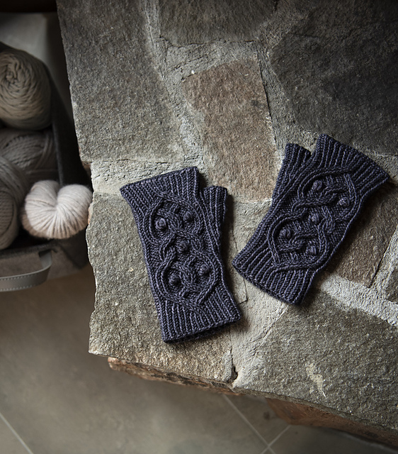 Campfire Stories Mitts