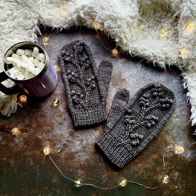 Snowberry Mittens