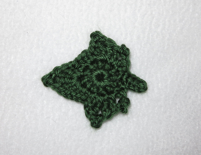 Ravelry: Ivy Leaf Motif pattern by Kamidake Fiber Arts