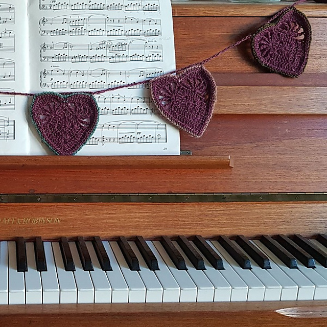 Feel the Love Heart Bunting