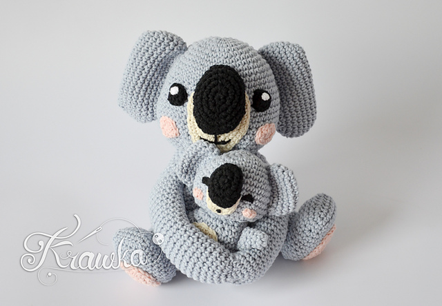 Mommy koala with baby