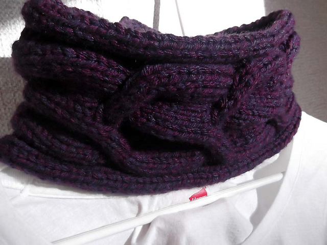 Grande Cable Cowl