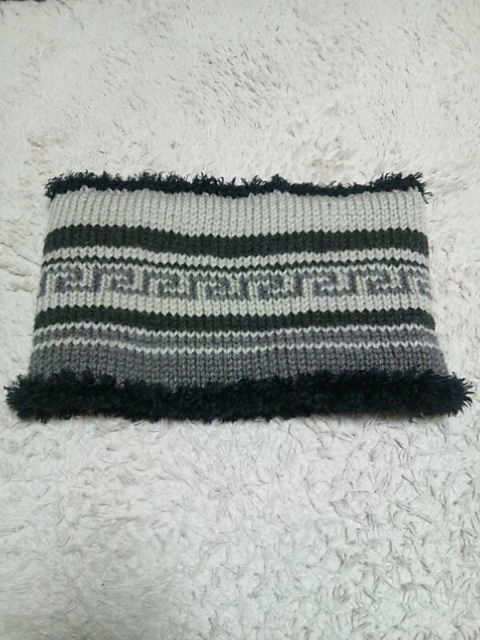 N. Reversible neck warmer