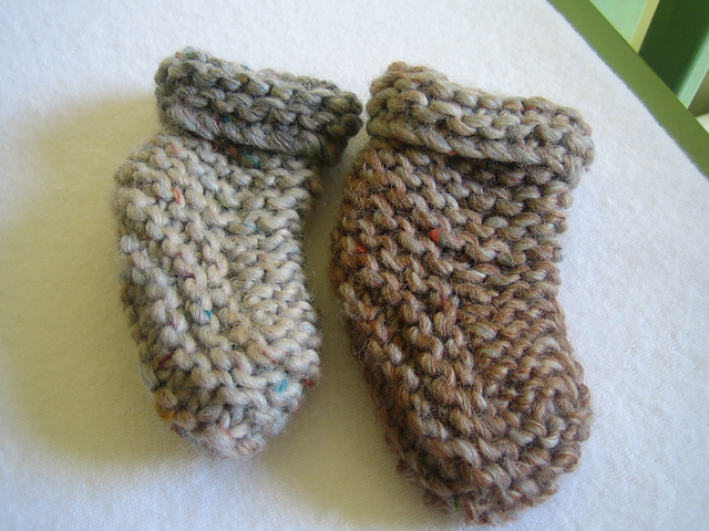 Design 1 - Bootees in garter stitch