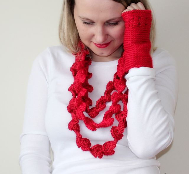 Abstract heart infinity/lariat scarf and mittens