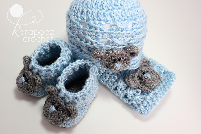 hat booties and burp cloth set with bear applique