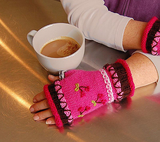 Cupcake Fingerless Mitts