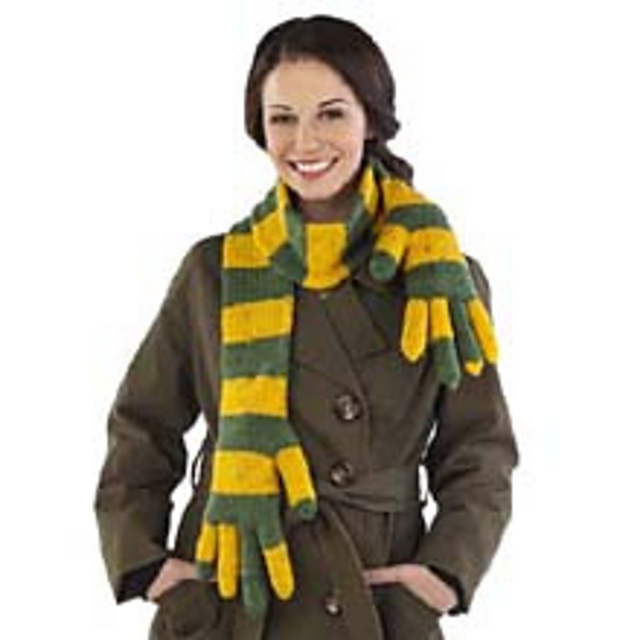 Hands-on Scarf