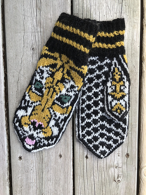 Tiger Mittens