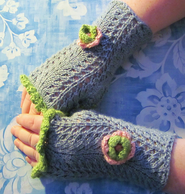 Romantic Wrist Warmers, Aran Weight Yarn