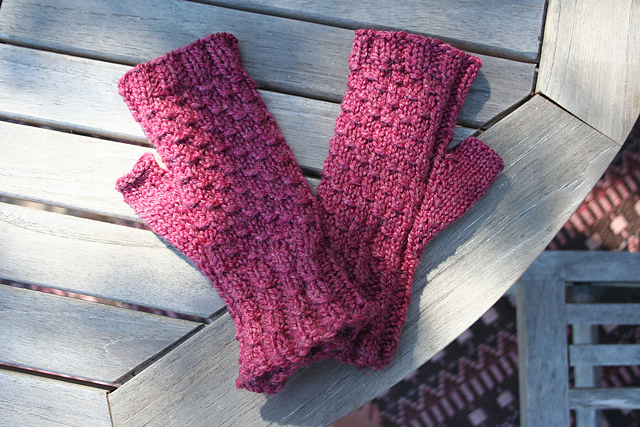 #52 Textured Fingerless Mitts