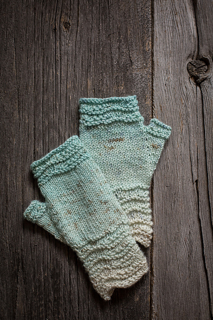 Waterfall Mittens
