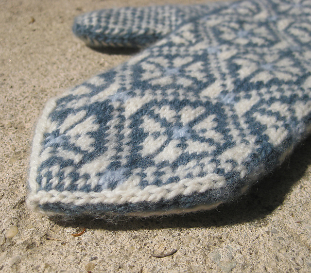 Edelweiss Mittens