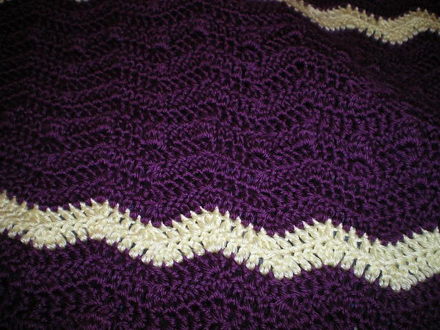 Soft Boucle Ripple Lapghan