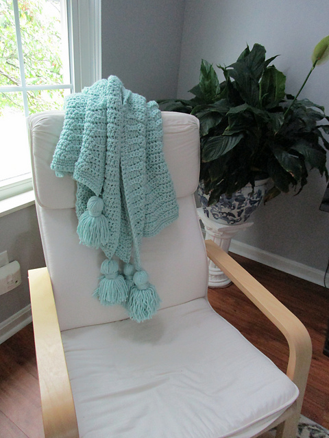 Textured Tassel Throw Blanket